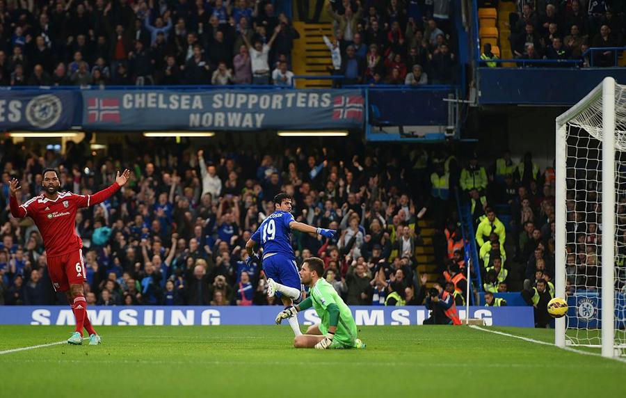 Costa marcând în poarta lui Foster @Getty Caracterizări șocante făcute lui Diego Costa și Luis Suarez: „Un șobolan dezgustător!” / „Oribil! Te lovea mereu”