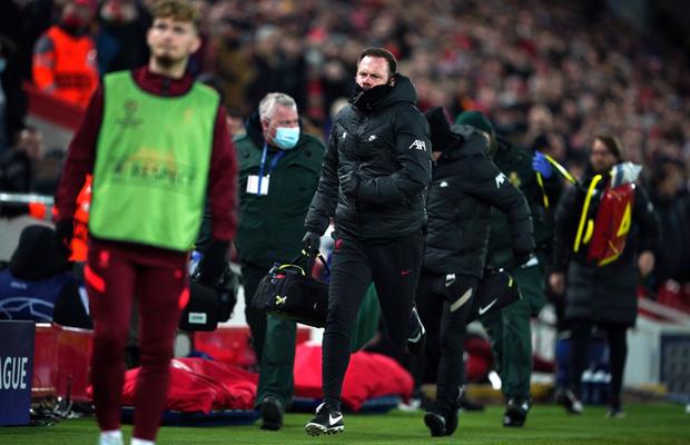 Liverpool - Inter, oprit din cauza unei urgențe medicale » Doctorii au alergat spre tribune