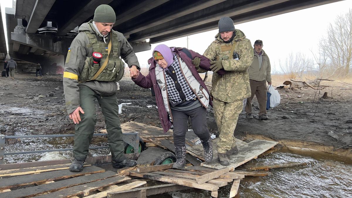 Haos la Lille! Fanii lui Chelsea s-au bătut cu forțele de ordine și i-au scandat numele lui Abramovic