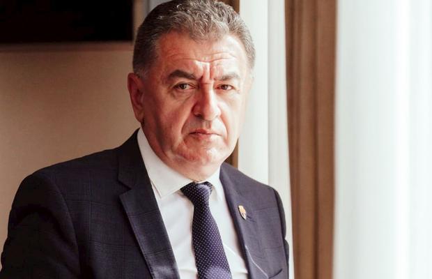 Ce sancțiune a primit primarul din Pitești, după ce a acuzat că în fotbalul românesc „se răspunde la comenzi”