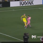Faultul criminal comis asupra lui Lionel Messi / Foto: captură de ecran SSC 1