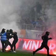 Scenele de război de la Dinamo - UTA