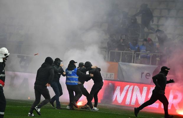 Ce a decis Comisia de Disciplină în cazul incidentelor de la Dinamo - UTA » Comunicatul postat pe site, în ziua în care mai mulți ultrași au fost reținuți