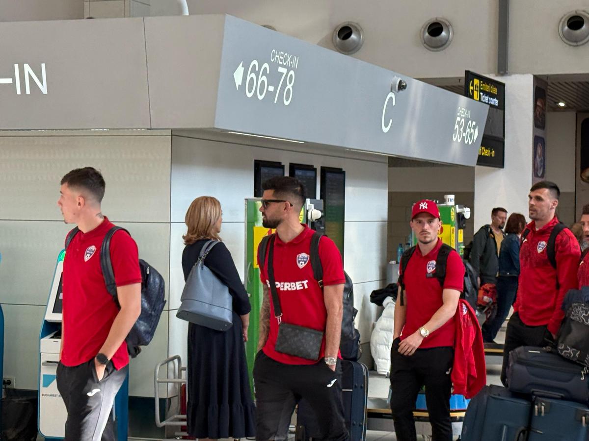Jucătorii Gloriei Buzău au ajuns la aeroport pentru a zbura la Cluj