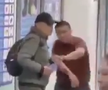 Bărbat amenințător, dezarmat de un fost boxer în aeroport