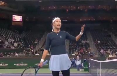 „E un sistem de rahat” » Victoria Azarenka, dialog intens cu arbitra înainte de a fi eliminată de la Indian Wells