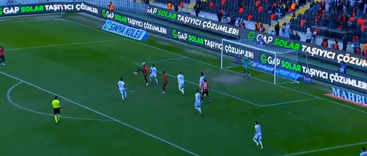 Alexandru Maxim, gol din afara careului