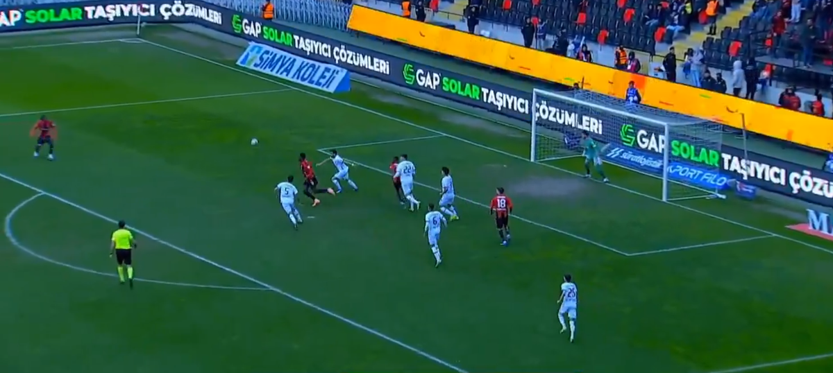 Alexandru Maxim, gol din afara careului