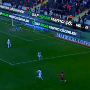 Alexandru Maxim, gol din afara careului // Capturi foto: X