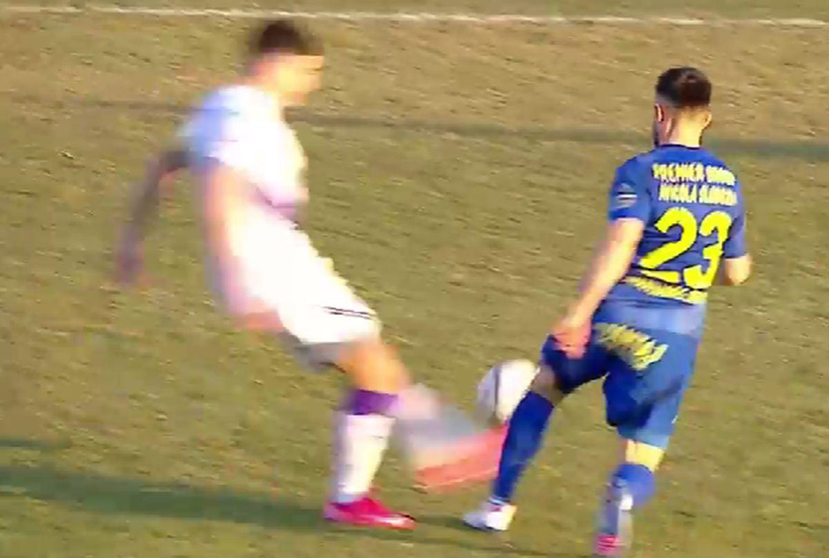 Căpitanul din play-off, scos cu targa de pe teren » Culmea: accidentat și suspendat în aceeași fază