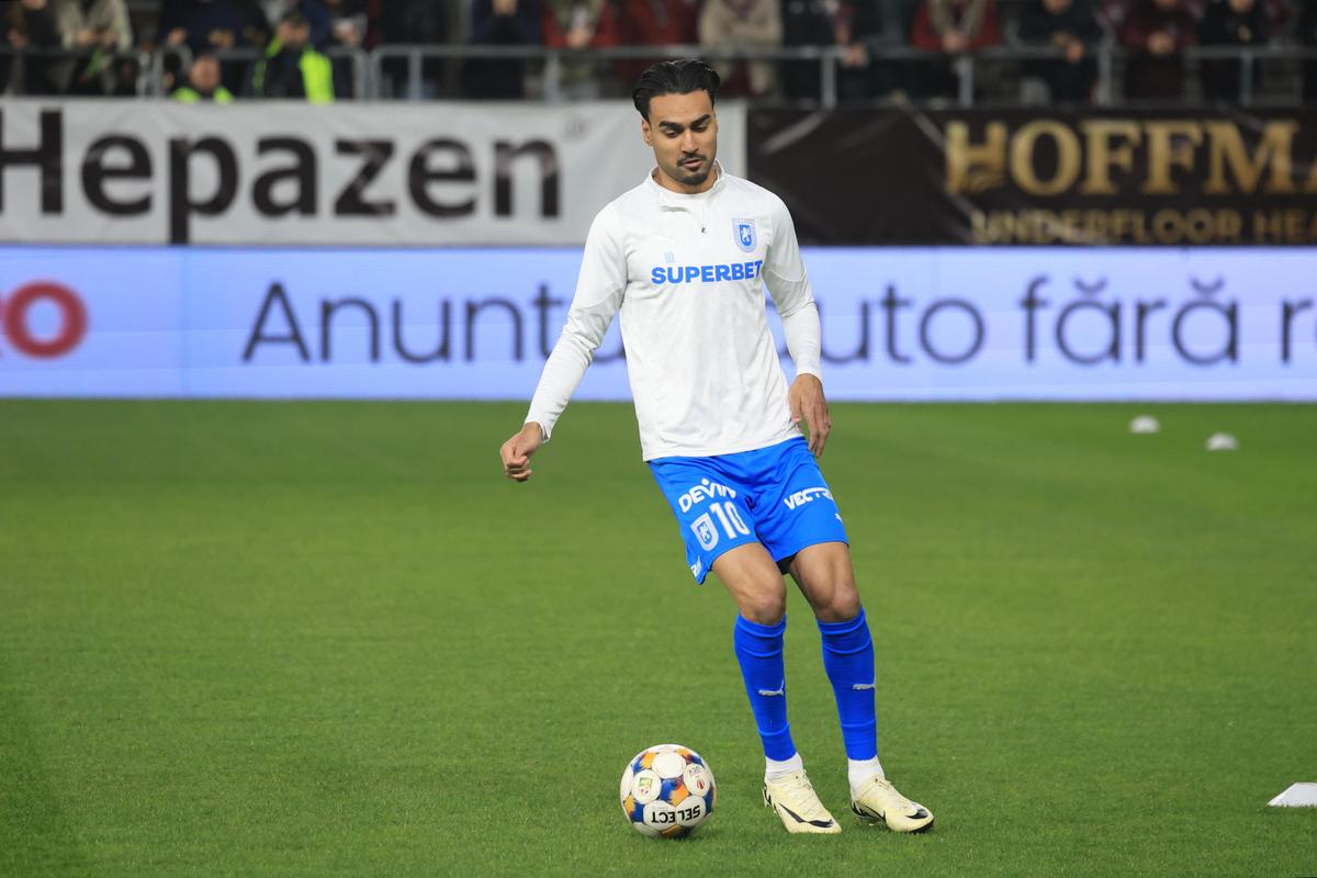 Rapid - Craiova, imagini de la nivelul gazonului, înaintea partidei