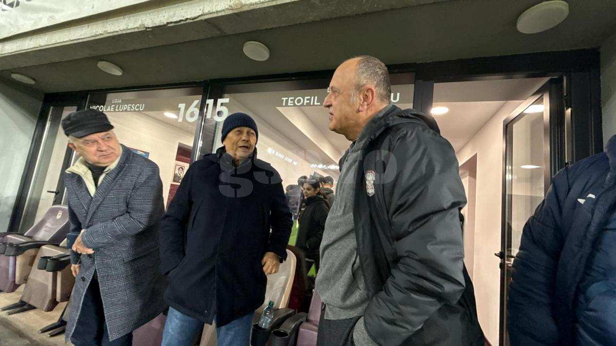 Mircea Lucescu, la prima apariție în public după spitalizare » Singurul om cu care a avut contact