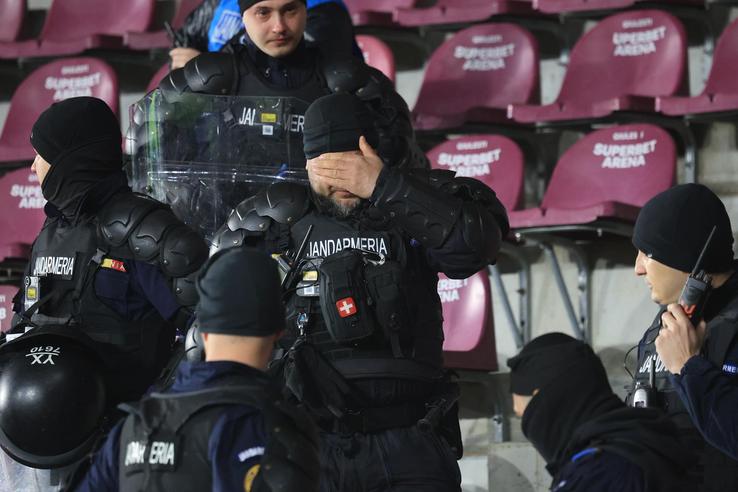 Gafă Jandarmerie la Rapid - Universitatea Craiova / Foto: Ionuț Iordache (GSP)