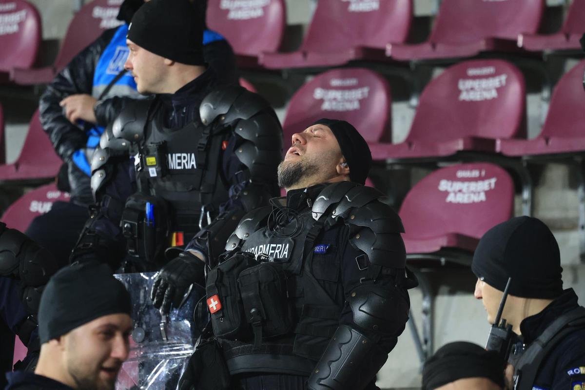 Gafă Jandarmerie la Rapid - Universitatea Craiova / Foto: Ionuț Iordache (GSP)