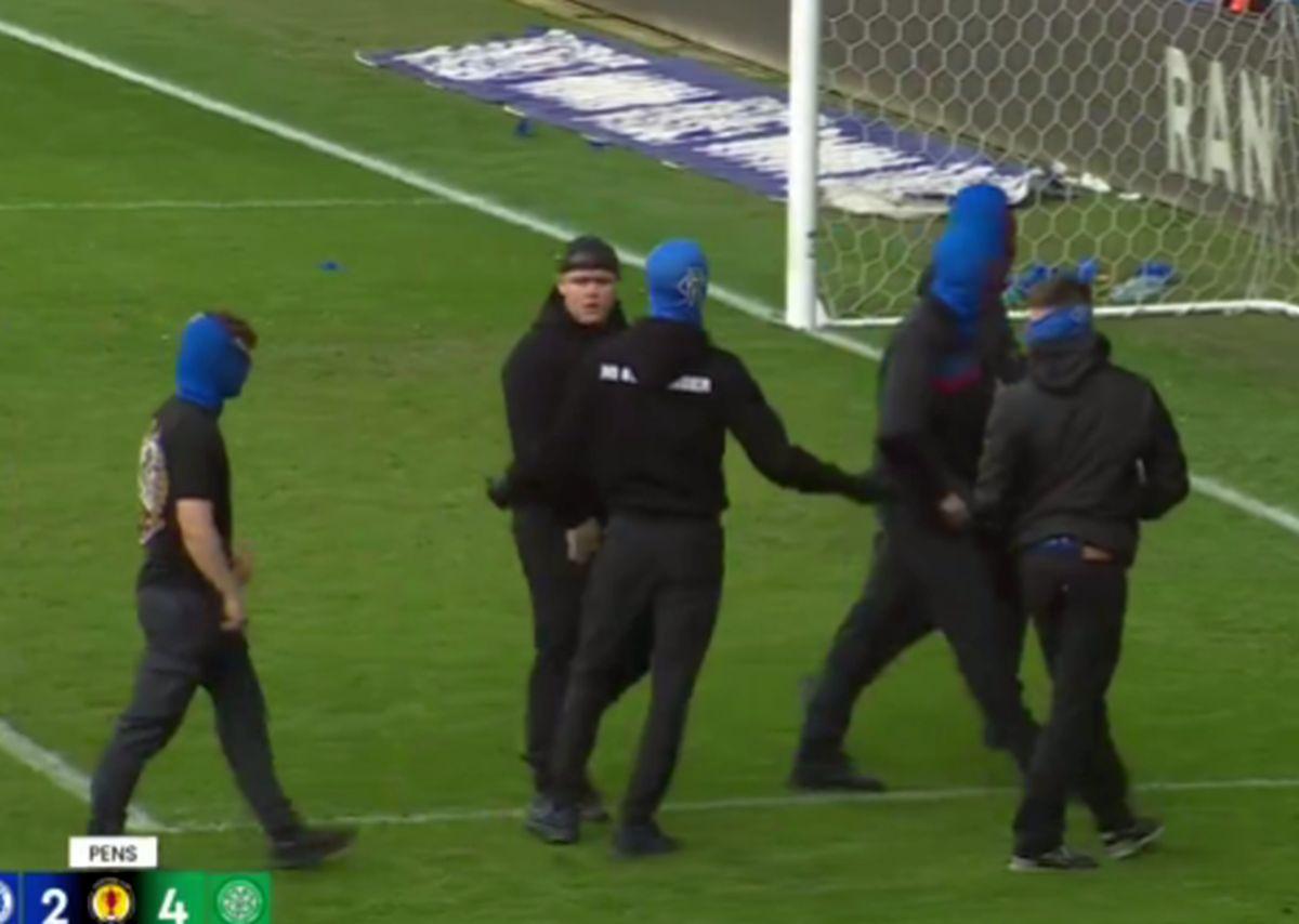 Arestări, polițiști și suporteri răniți! » Haos la Rangers - Celtic