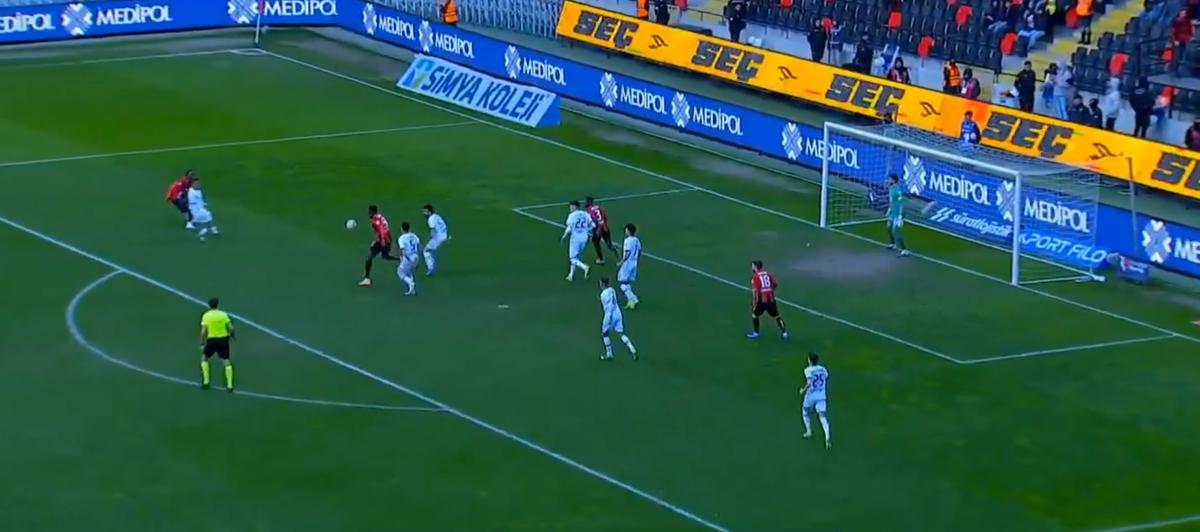 Gol pentru Alexandru Maxim în Turcia! Căpitanul lui Gaziantep a marcat cu un șut din afara careului