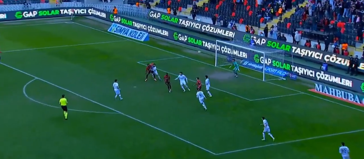 Alexandru Maxim, gol din afara careului