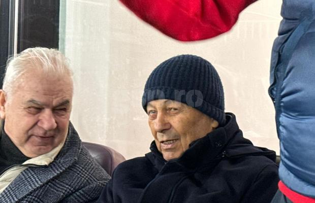 Mircea Lucescu, la prima apariție în public după spitalizare » Singurul om cu care a avut contact