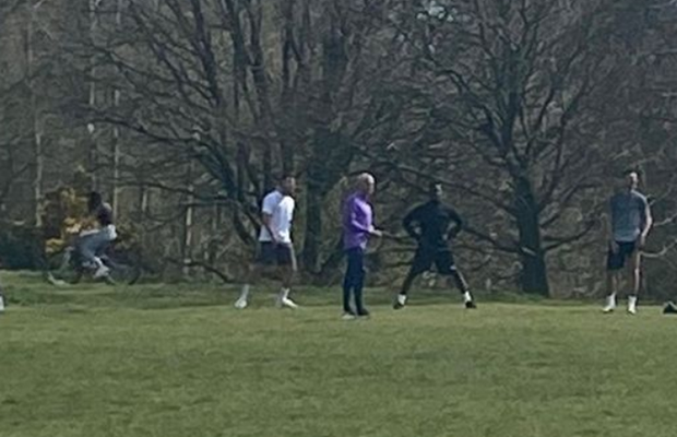 TOTTENHAM. Jose Mourinho dă „meditații” » A încălcat carantina și a fost surprins în parc cu 3 fotbaliști