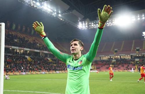 Silviu Lung evoluează în prezent la Kayserispor, în Turcia