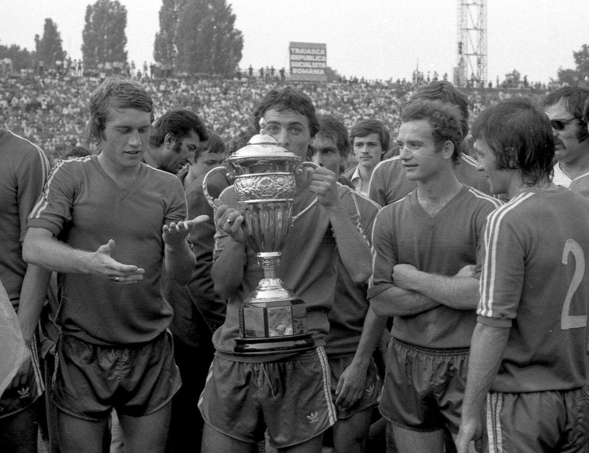 Tragedie în fotbal » A murit Nae Ungureanu, unul dintre cei mai iubiți componenți ai „Craiovei Maxima”