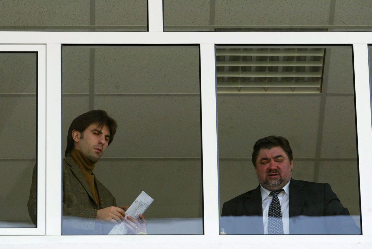 Axa Chivorchian - Sechelariu - Ilie Dumitrescu, din perioada romantică a fotbalului băcăuan. Fotografii extrase din Arhiva Gazetei Sporturilor