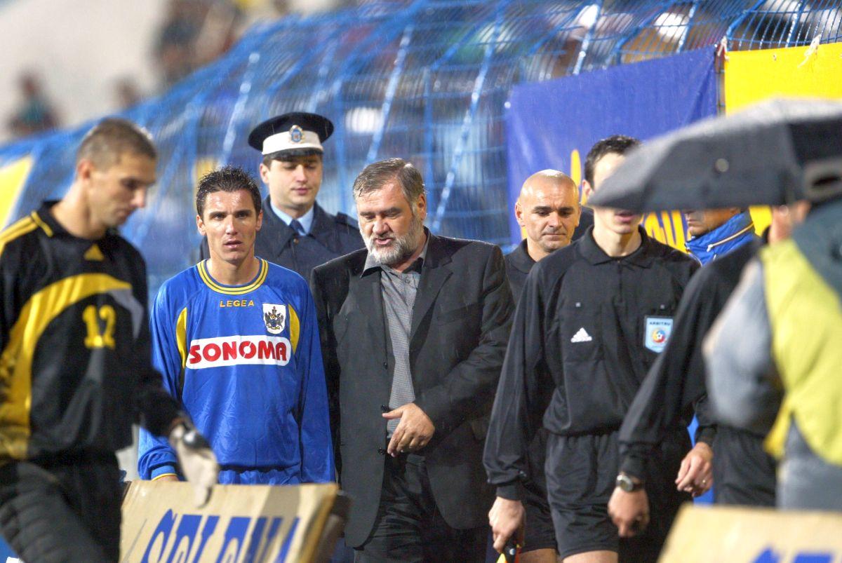 Axa Chivorchian - Sechelariu - Ilie Dumitrescu, din perioada romantică a fotbalului băcăuan. Fotografii extrase din Arhiva Gazetei Sporturilor