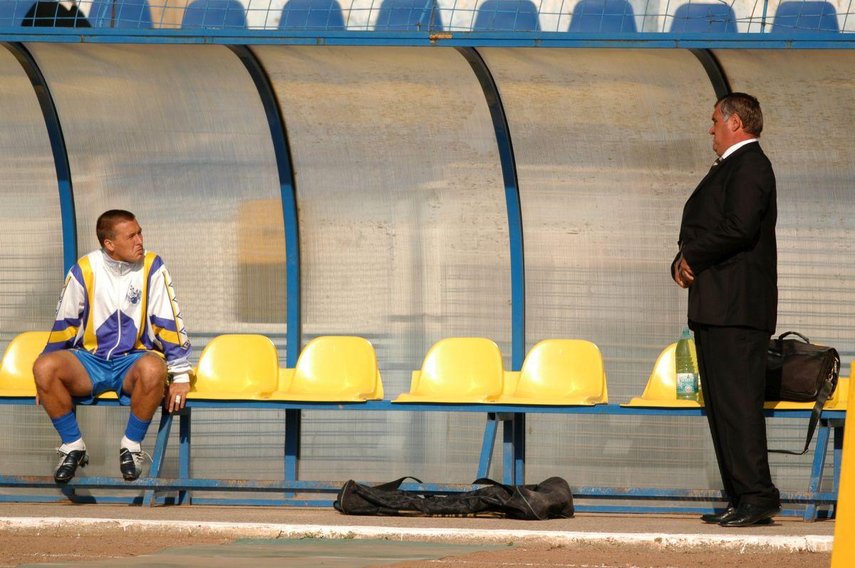 Axa Chivorchian - Sechelariu - Ilie Dumitrescu, din perioada romantică a fotbalului băcăuan. Fotografii extrase din Arhiva Gazetei Sporturilor