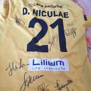 Marica a donat și tricoul lui Daniel Niculae de la  «Centenarul fotbalului românesc», cu autografele tuturor participanților, tricou câștigat de Marica la licitația caritabilă de după eveniment