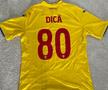 Dică își donează tricoul de la națională