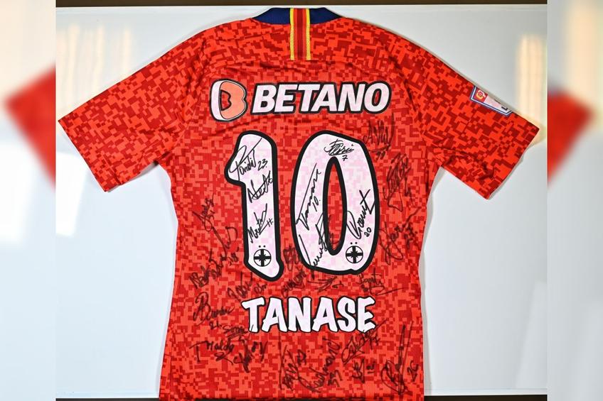Mihai Stoica și FCSB donează un tricou cu semnăturile tuturor fotbaliștilor roș-albaștri