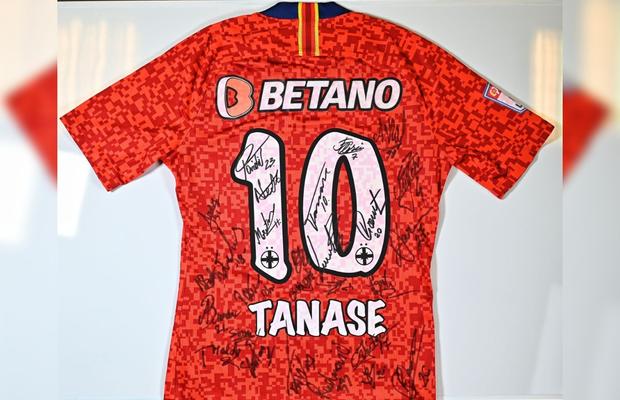 Solidaritate fantastică! Oameni importanți din fotbal sunt alături de Octavian Șovre și donează tricouri pentru a ajuta bolnavii de autism