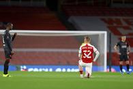 Controversă pe „Emirates” » Jucătorii lui Arsenal și arbitrul au îngenuncheat, fotbaliștii Slaviei i-au privit din picioare: „Dezgustător”
