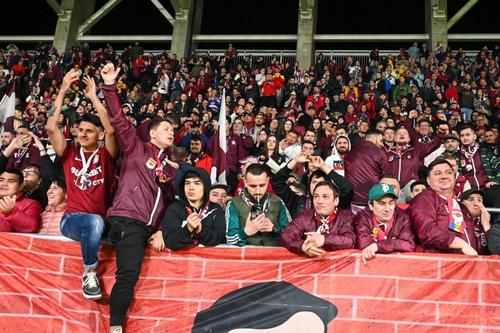 Suporterii lui Rapid au umplut stadionul la primele două meciuri ale alb-vișiniilor pe Giulești // foto: GSP