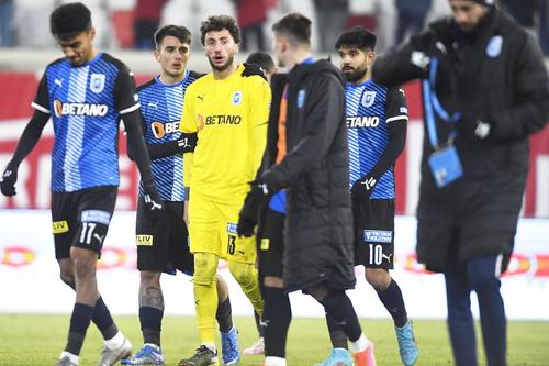 Mirko Pigliacelli, în galben // foto: Imago Images