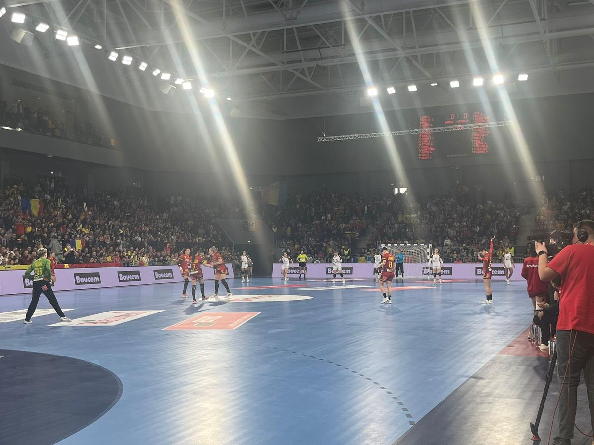 Cristina Neagu a avut nevoie de forțele de ordine pentru a părăsi sala din Pitești: „E visul meu!”