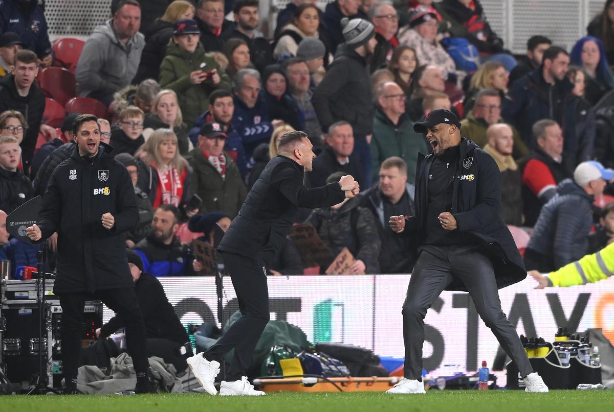 Imagini spectaculoase din Anglia: prima echipă promovată în Premier League » A dominat sezonul, cu fostul elev al lui Guardiola pe bancă