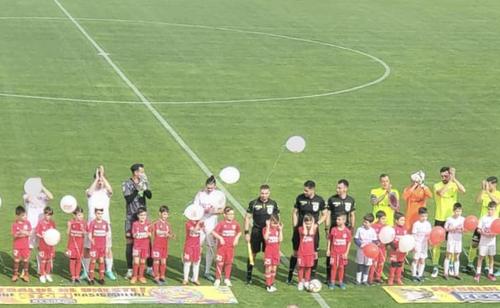 CS Tunari a irosit două puncte mari pe terenul lui CSM Slatina, scor 1-1, în runda secundă a play-out-ului din liga 2. Gazdele au egalat in-extremis, prin golul lui Denis Dragu din ultimele secvențe ale disputei.