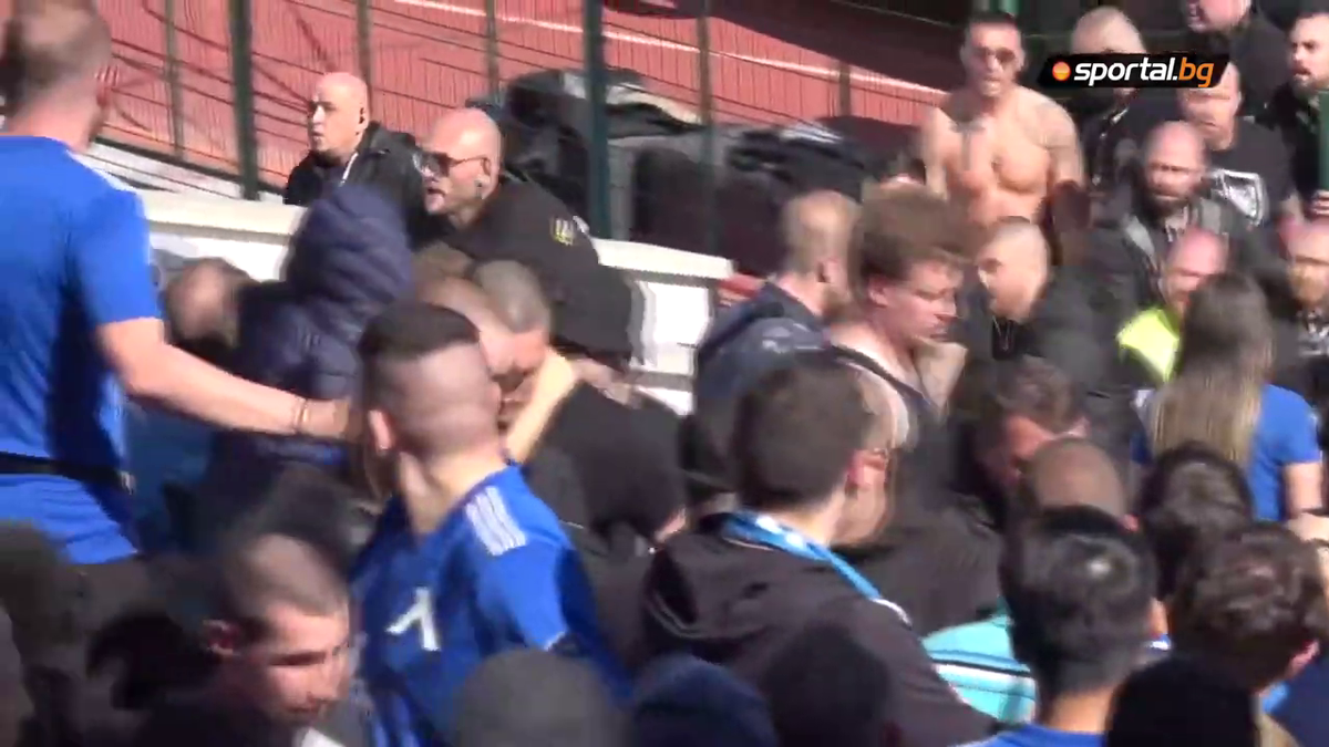 Scene barbare la derby-ul Sofiei, Levski - CSKA » Au fost bătuți cu curelele și loviți cu pumnii de forțele de ordine