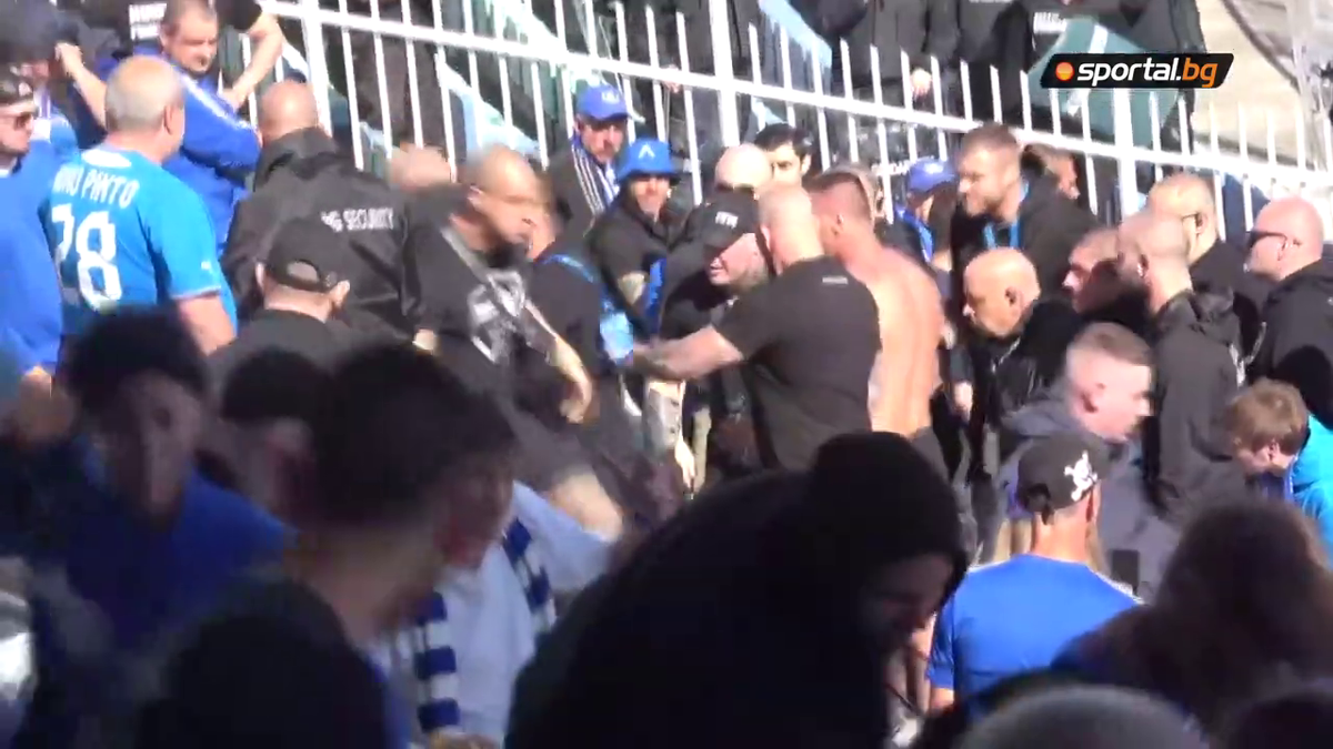 Scene barbare la derby-ul Sofiei, Levski - CSKA » Au fost bătuți cu curelele și loviți cu pumnii de forțele de ordine