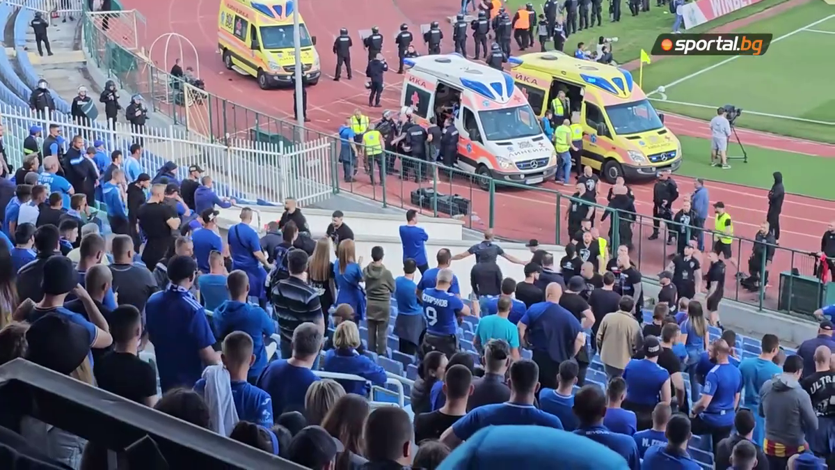 Scene barbare la derby-ul Sofiei, Levski - CSKA » Au fost bătuți cu curelele și loviți cu pumnii de forțele de ordine