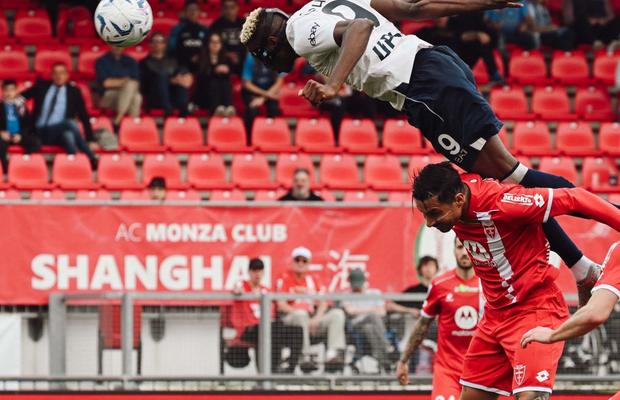 Reacția lui Drogba la bijuteria acrobatică a lui Osimhen: „Un gol absurd. Nu m-aș fi aruncat după mingea aia!”