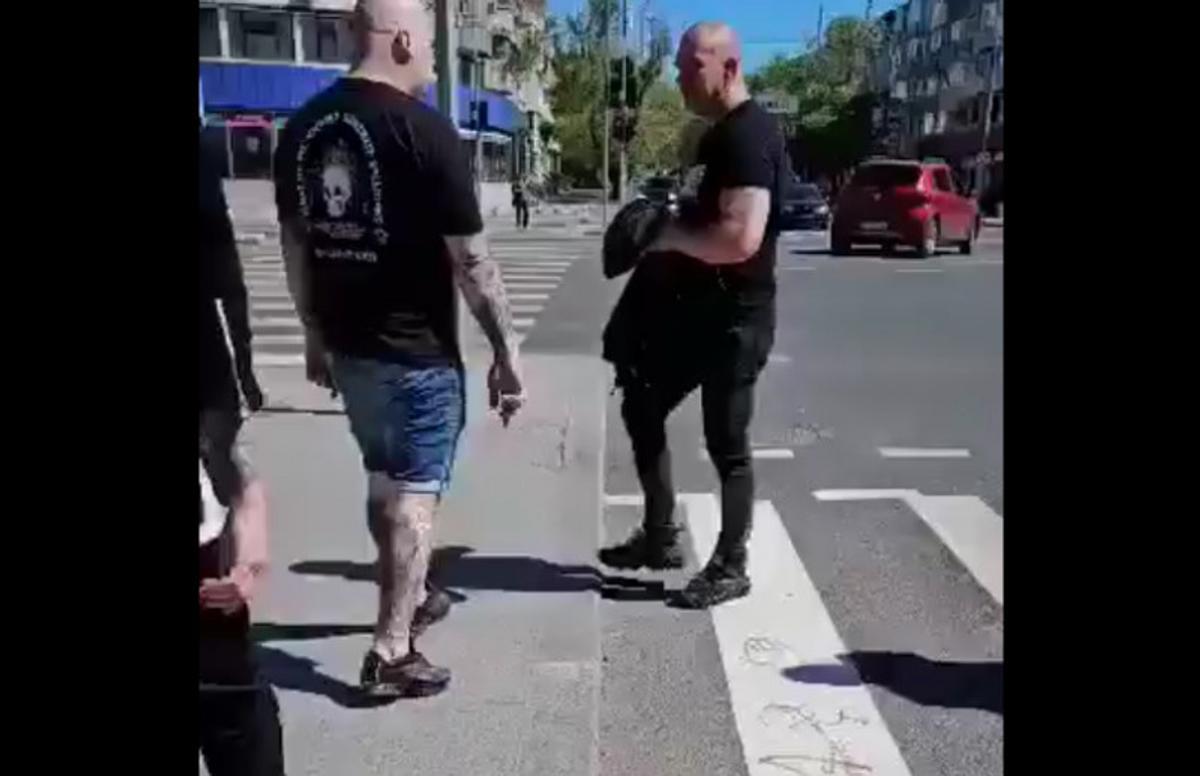 Imagini șocante! Un dinamovist a fost agresat de mai mulți susținători ai Oțelului