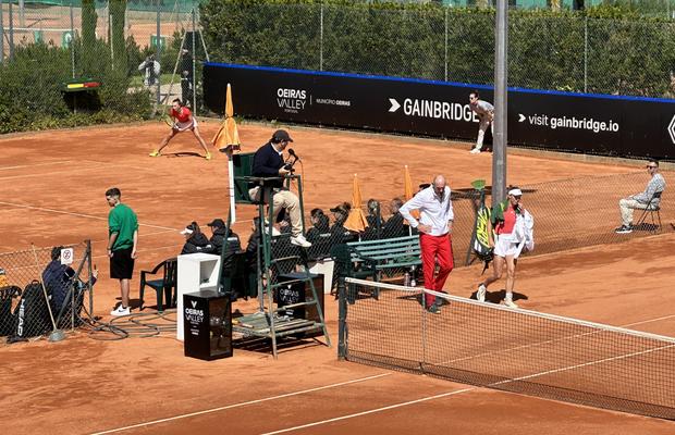Probleme pentru Caroline Wozniacki » I s-a făcut rău în timpul unui meci din Billie Jean King Cup