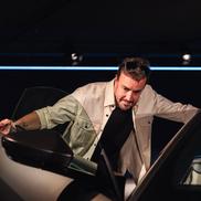 Alonso a primit un Aston Marin personalizat / FOTO: Instagram @astonmartin