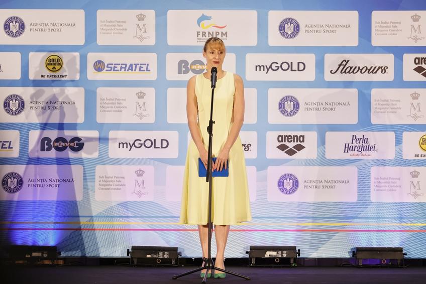 Camelia Potec pe scenă la Gala „Campionii Natației 2024” FOTO Cristi Preda