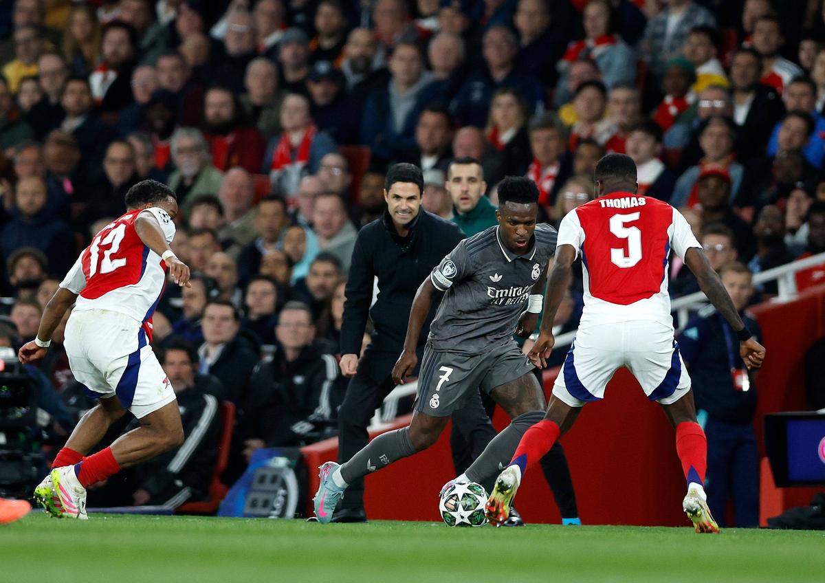 Arsenal a făcut instrucție cu Real Madrid » „Galacticii” sunt aproape eliminați din Liga Campionilor