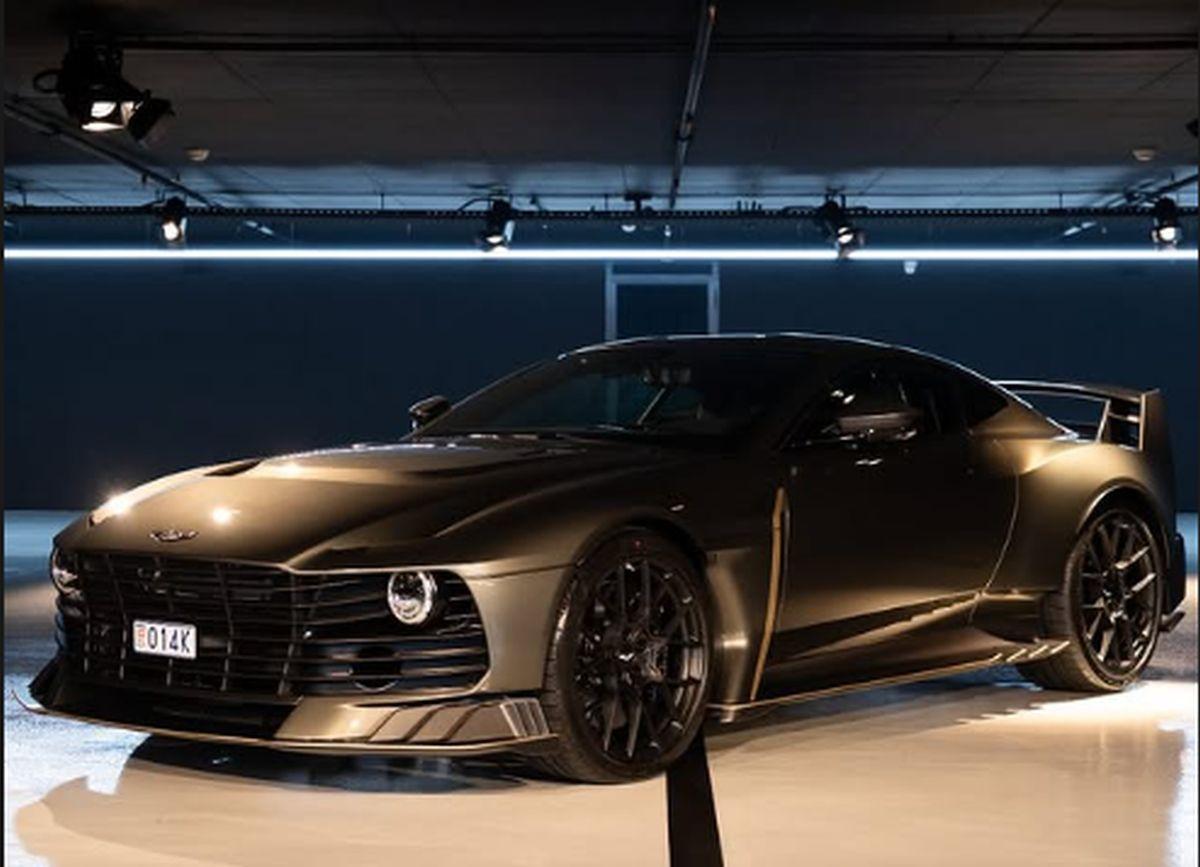 Alonso a primit un Aston Martin personalizat