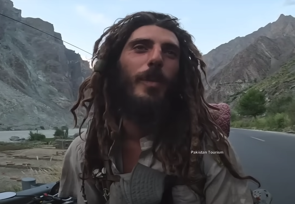 Uluitor! Fostul sportiv a mers desculț pe jos din Spania în Pakistan » Incredibil cum arată acum