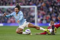 Jack Grealish, luat la palme pe Old Trafford! » Ce s-a întâmplat cu agresorul